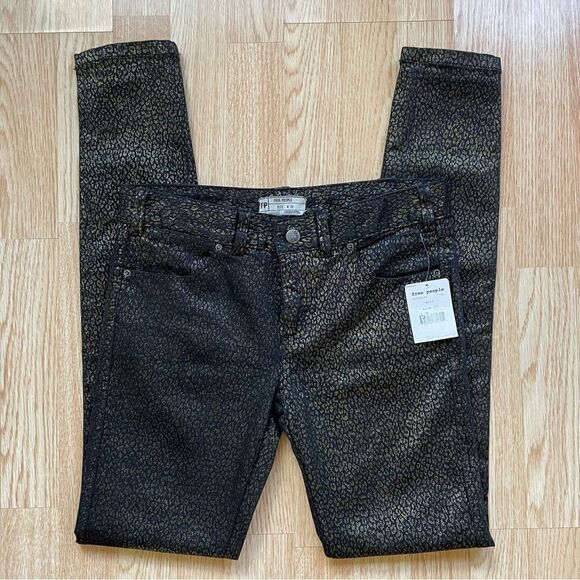 NWT Free People Black/Gold Leopard Printed Shimmer Skinny Jeans - Size: 27 - Picture 6 of 13